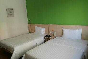 هتل 7 Days Premium Changchun Renmin Northeast Normal University Pingquan Road