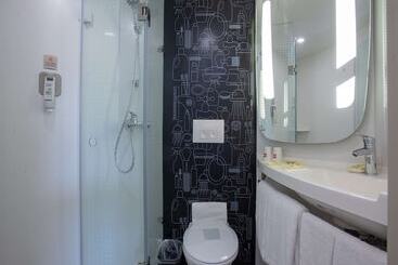 هتل Ibis Lanzhou Peili Square