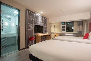 هتل Ibis Lanzhou Peili Square