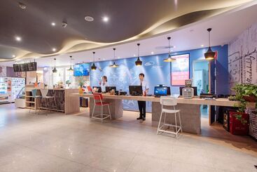 هتل Ibis Lanzhou Peili Square
