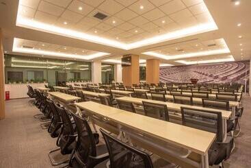 هتل Ibis Lanzhou Peili Square