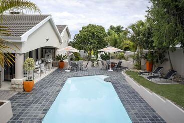 هتل Orange Inn Knysna