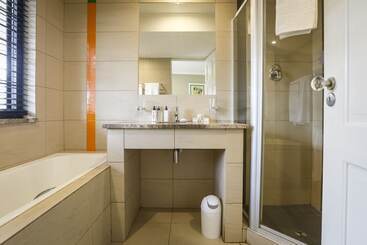 هتل Orange Inn Knysna