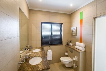 هتل Orange Inn Knysna