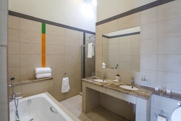 هتل Orange Inn Knysna