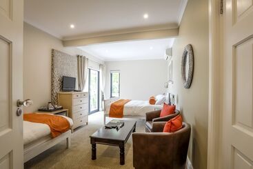 هتل Orange Inn Knysna