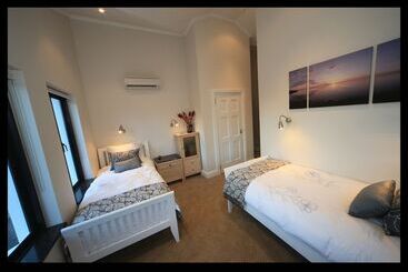 هتل Orange Inn Knysna