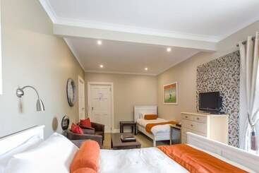 هتل Orange Inn Knysna