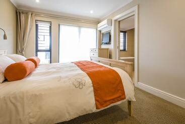 هتل Orange Inn Knysna