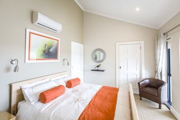 هتل Orange Inn Knysna