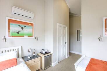 هتل Orange Inn Knysna