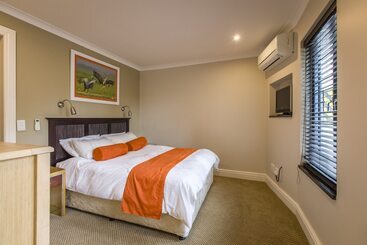هتل Orange Inn Knysna