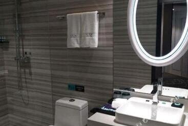 هتل Xana Lite Shenyang Beiling Park Liaoning Building Branch