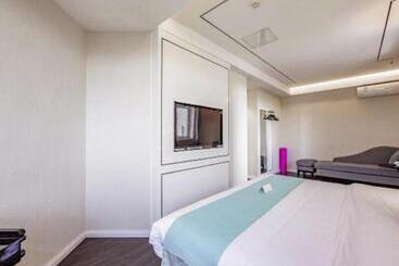 هتل Xana Lite Shenyang Beiling Park Liaoning Building Branch
