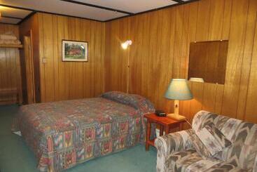 فندق Black Cat Guest Ranch