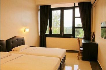هتل Gemas Golf Resort