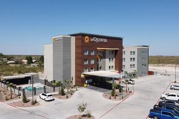 בית מלון כפרי La Quinta Inn & Suites By Wyndham Fort Stockton Northeast