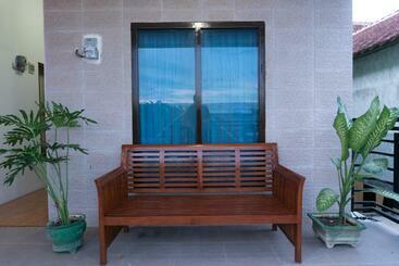 هتل Oyo 3227 Kost Putri Harmony