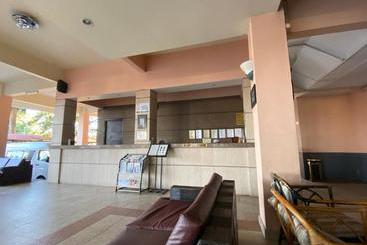 هتل Oyo 90061 Kuhara Court Apartment Suite