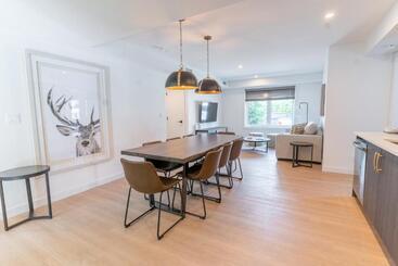هتل Basecamp Suites Canmore