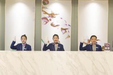 Lavande Hotel (tianjin People's Hospital Metro Station)