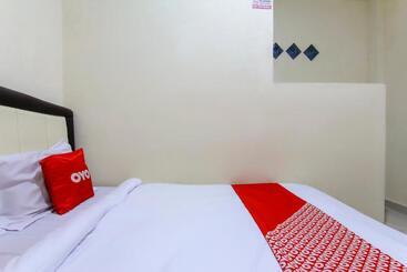 هتل Oyo 3334 Ratu Residence