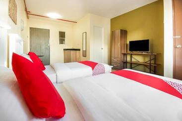 هتل Oyo 493 Bria Mactan