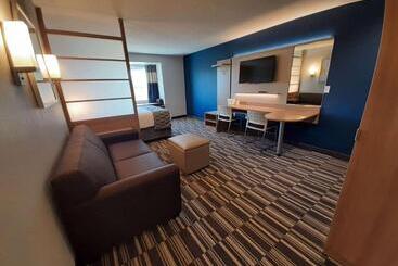 Microtel Inn & Suites By Wyndham Loveland