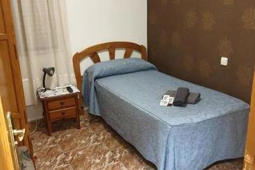 پانسیون Hostal Alfil