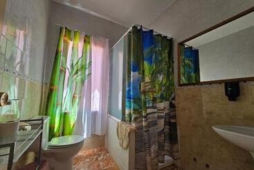 پانسیون Hostal Alfil