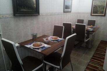 تختخواب و صبحانه Villa Galeb