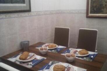 تختخواب و صبحانه Villa Galeb