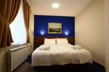 تختخواب و صبحانه Villa Galeb
