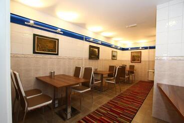 تختخواب و صبحانه Villa Galeb