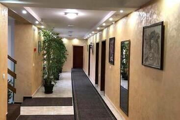 تختخواب و صبحانه Garden House