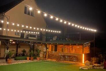 تختخواب و صبحانه Garden House