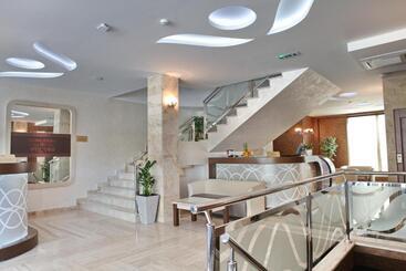 Garni Hotel Aveny