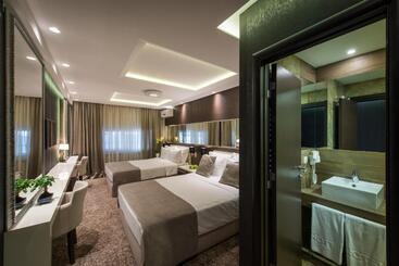 Garni Hotel Aveny