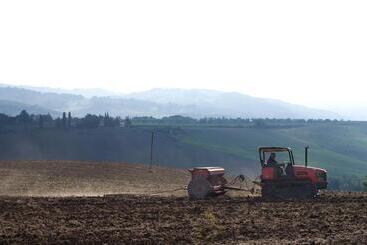 هتل Appartamento Girasole   Agriturismo Le Selvole