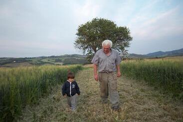 هتل Appartamento Girasole   Agriturismo Le Selvole