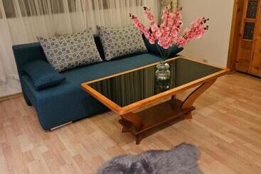 پانسیون Guest House Karov   2 Stars