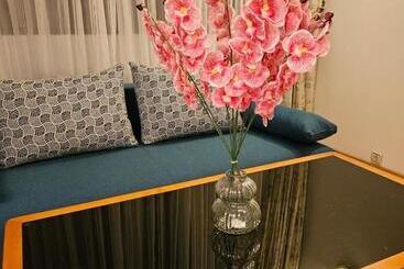 پانسیون Guest House Karov   2 Stars