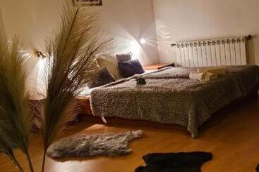 پانسیون Guest House Karov   2 Stars