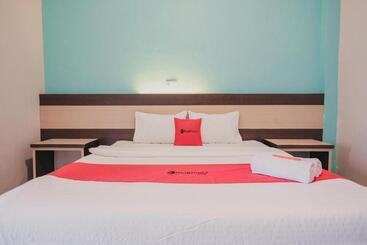 پانسیون Reddoorz Syariah At Hotel Grand Mentari