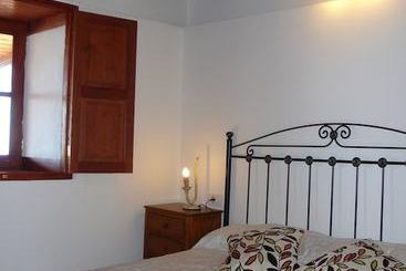 Casas Pedro Y Carmen