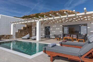 هتل Mythology Naxos Villas & Suites