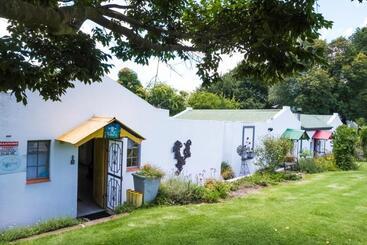 هتل Peace Corner Cottages