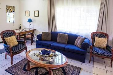هتل Peace Corner Cottages