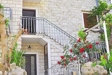 پانسیون Rooms Anna