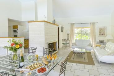 اقامتگاه Lagrange Vacances La Clairière Aux Chevreuils